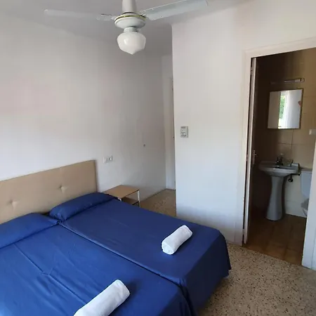 Cruz Πανσιόν 3*